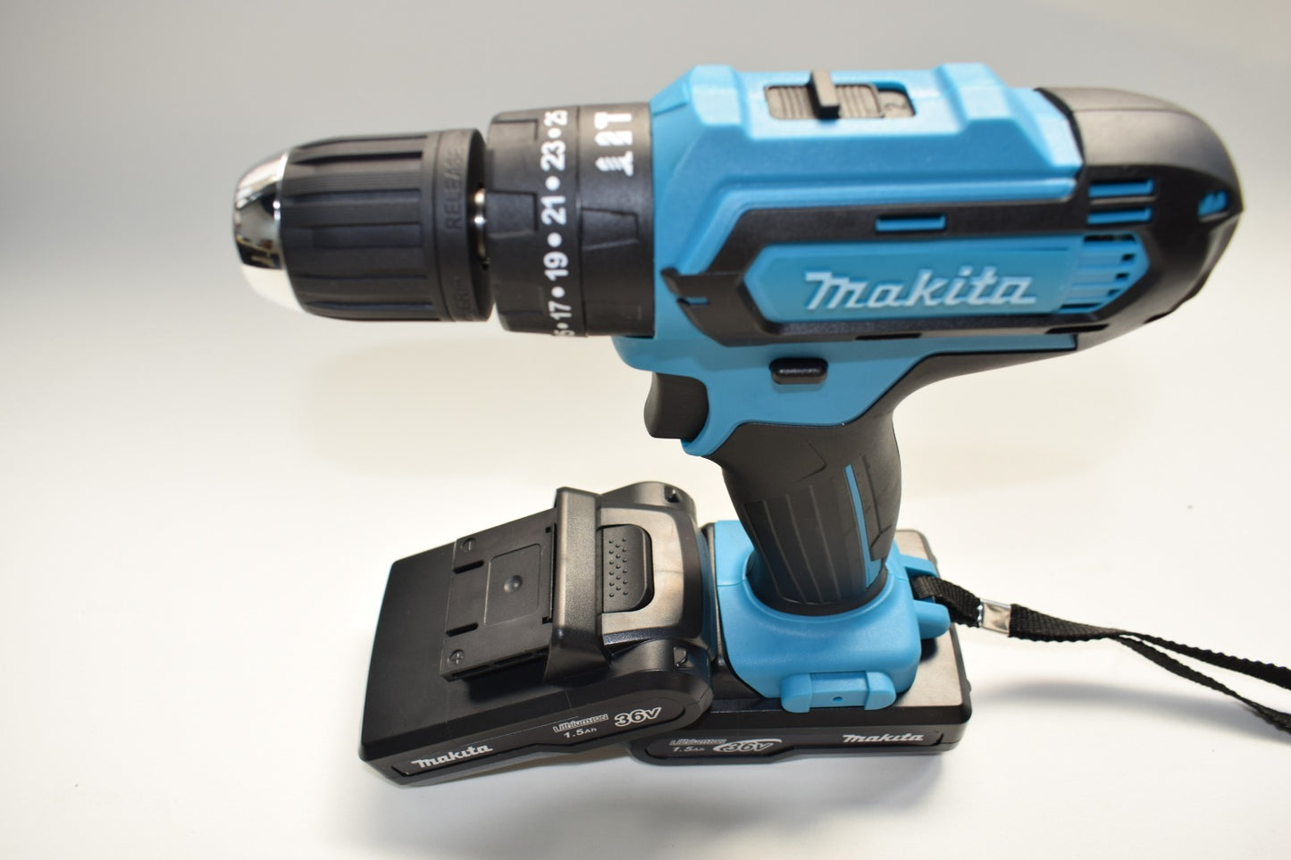 Taladro Inalámbrico 36v Makita + 44 Accesorios