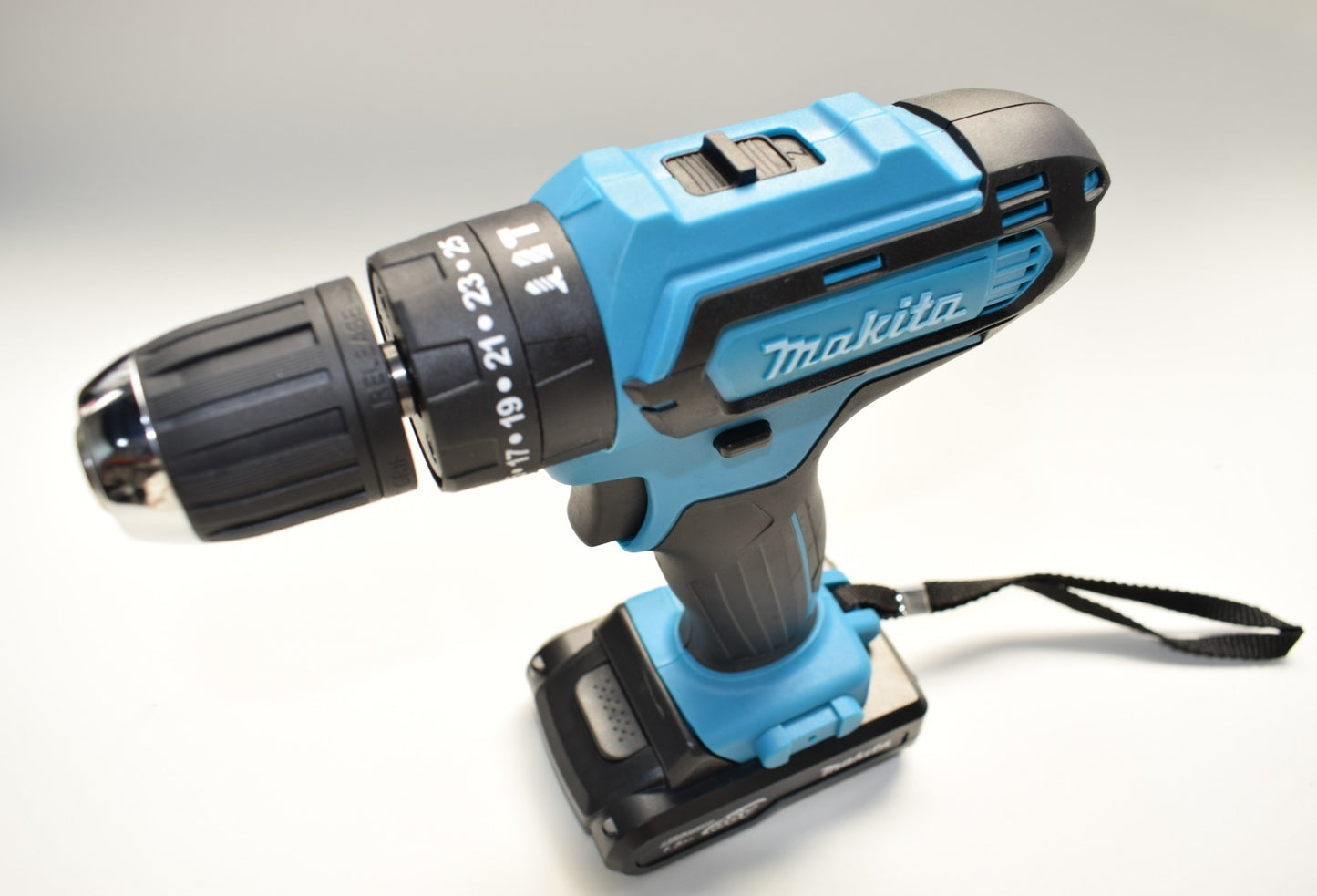 Taladro Inalámbrico 36v Makita + 44 Accesorios